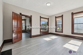 1303 Western Ave in Toledo, OH - Foto de edificio - Building Photo