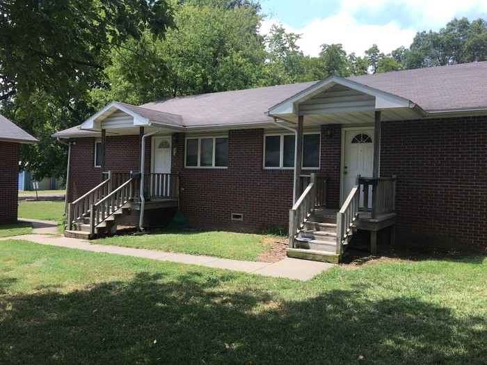 516 E Monroe St-Unit -Apt. B in Pittsburg, KS - Building Photo