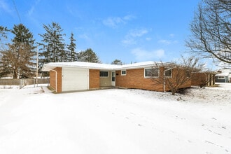 261 Bellaire Dr in Fairborn, OH - Building Photo - Building Photo