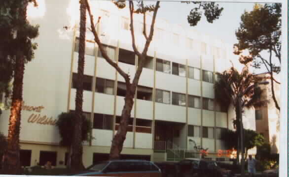 Almont Wilshire Apartments in Beverly Hills, CA - Building Photo - Building Photo