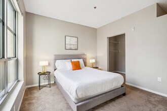 225 Portland Ave in Minneapolis, MN - Building Photo - Building Photo