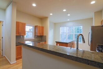 10383 156th Pl NE in Redmond, WA - Building Photo - Building Photo