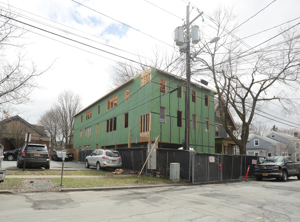 107 S Albany St in Ithaca, NY - Building Photo