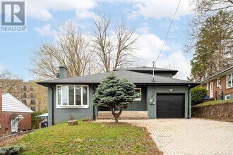 22 Drury Ln in Barrie, ON - Building Photo - Building Photo