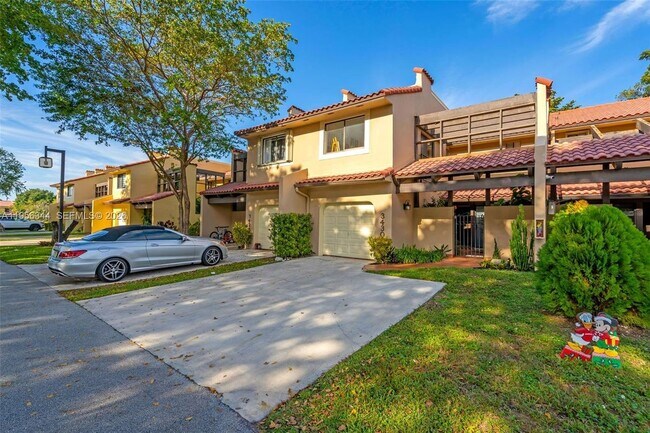 3430 Torremolinos Ave in Doral, FL - Foto de edificio - Building Photo