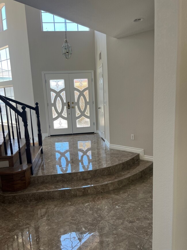 2825 Buckingham Way in Corona, CA - Building Photo - Building Photo