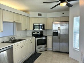 1930 Westminster Cir in Vero Beach, FL - Building Photo - Building Photo