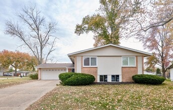 5134 Red Cedar Ct in St. Louis, MO - Building Photo - Building Photo