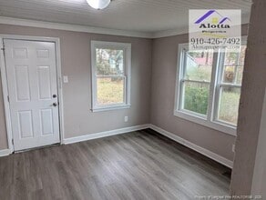 209 N Jackson St in Raeford, NC - Building Photo - Building Photo