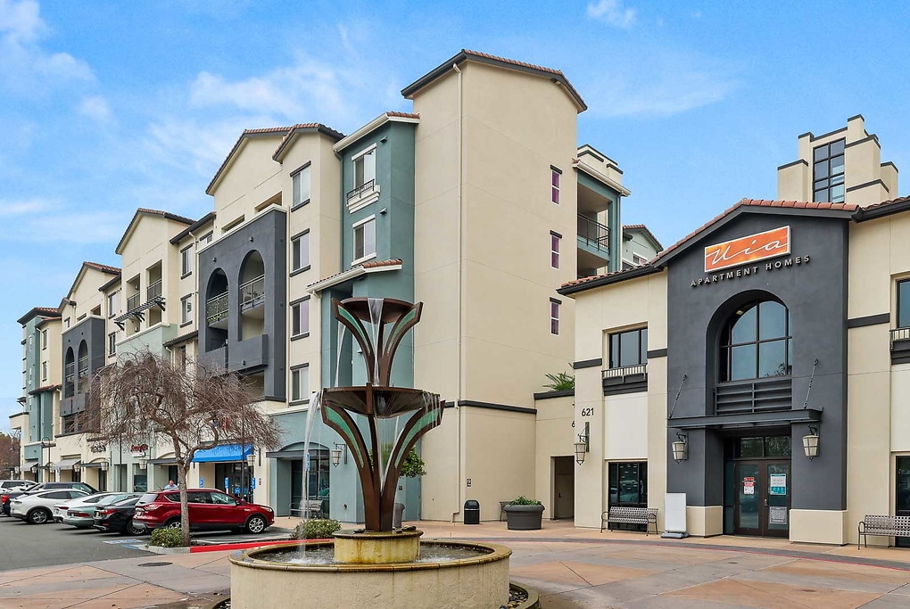 Via in Sunnyvale, CA - Building Photo