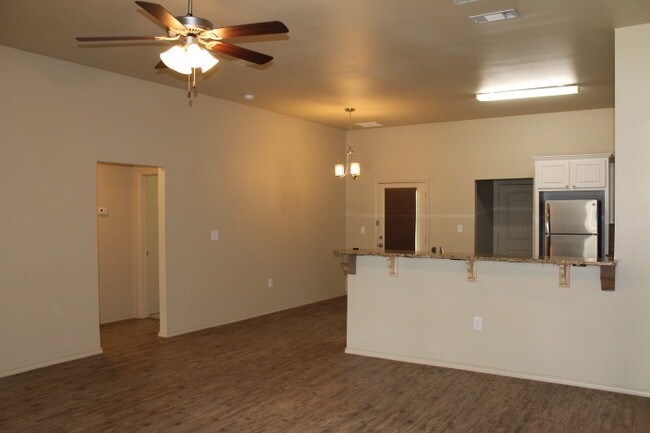 1607 Ave Y in Lubbock, TX - Building Photo - Building Photo
