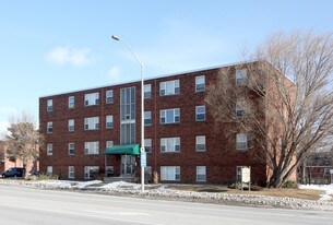849 Brant St in Burlington, ON - Building Photo