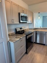 7902 Sailboat Key Blvd S, Unit 502 in South Pasadena, FL - Foto de edificio - Building Photo