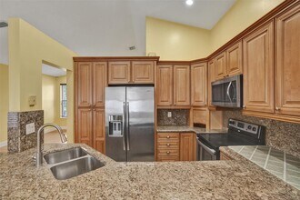 839 Falling Water Rd in Weston, FL - Building Photo - Building Photo