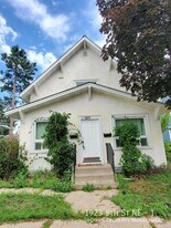1923 5th St NE in Minneapolis, MN - Building Photo