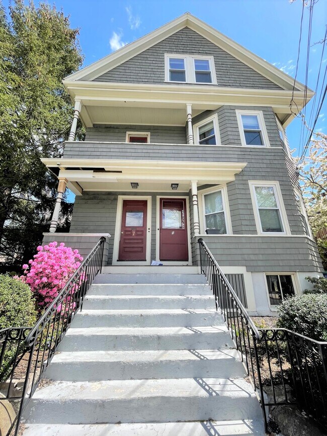 7 Ibbetson St, Unit 2 in Somerville, MA - Building Photo - Building Photo