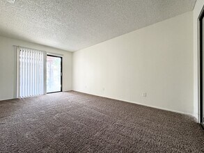 33975 Via De Anza in Cathedral City, CA - Building Photo - Building Photo