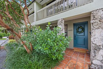 6021 Bayview Dr in Fort Lauderdale, FL - Building Photo - Building Photo