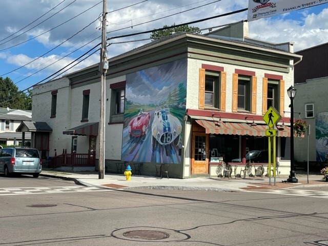 101 E 2nd St in Watkins Glen, NY - Foto de edificio