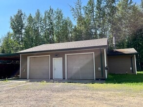 757 Joy Dr in North Pole, AK - Building Photo - Building Photo