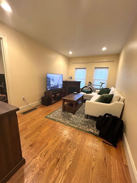 19 Chestnut Hill Ave, Unit #1 in Boston, MA - Building Photo