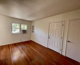 1240-1246.5 Tamarind Ave, Unit 1246.5 Tamarind Avenue in West Hollywood, CA - Foto de edificio - Building Photo