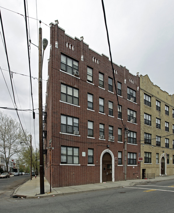 83 Bergen Ave in Jersey City, NJ - Building Photo