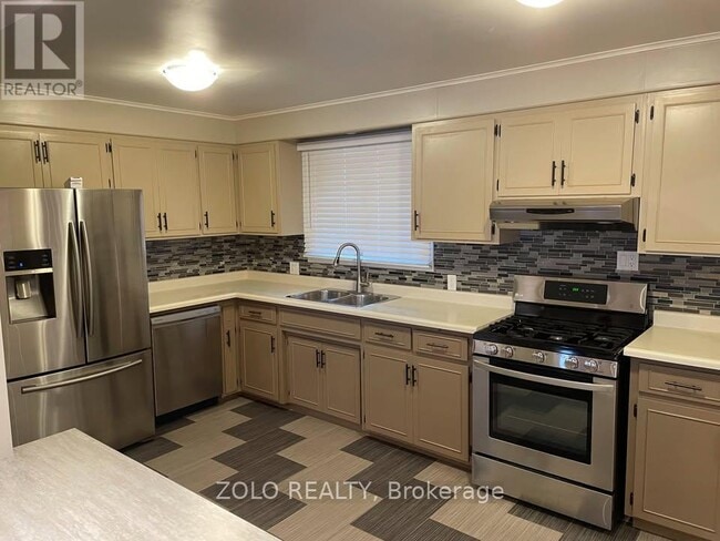 3 Old York Crescent in Kitchener, ON - Building Photo - Building Photo