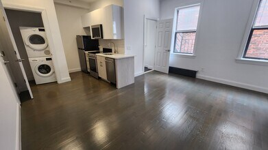 52 Queensberry St, Unit 11Q-29 in Boston, MA - Building Photo - Building Photo