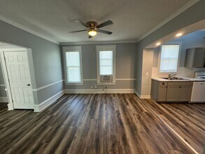 927 13th Ave in Moline, IL - Building Photo - Building Photo