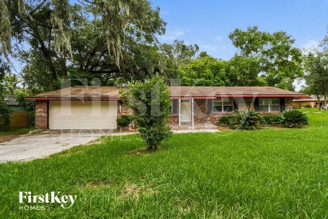 property at 441 Arlington Pl