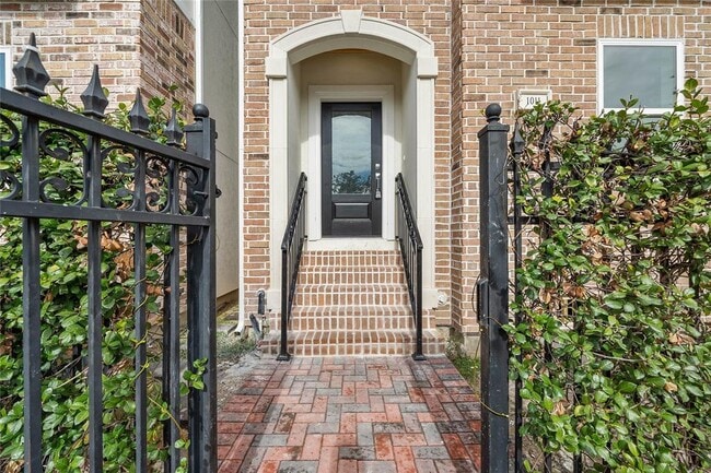 property at 1011 E 28th St