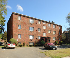 181 Oakwood Ave. Apartments