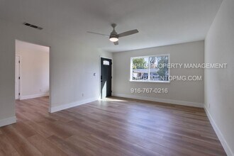 8225 Zenith Dr in Citrus Heights, CA - Building Photo - Building Photo