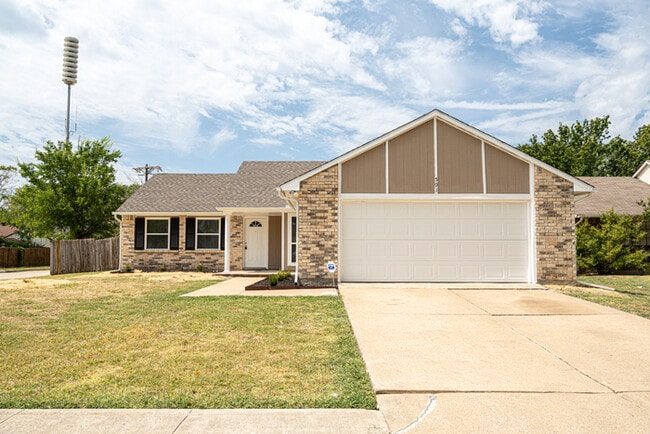 501 Carl C Senter St in Forney, TX - Building Photo - Building Photo