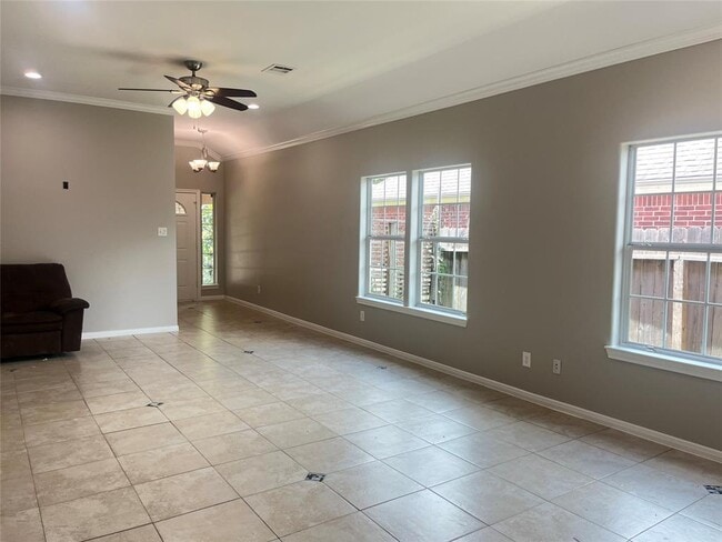 6430 Skyview Dr in Houston, TX - Building Photo - Building Photo