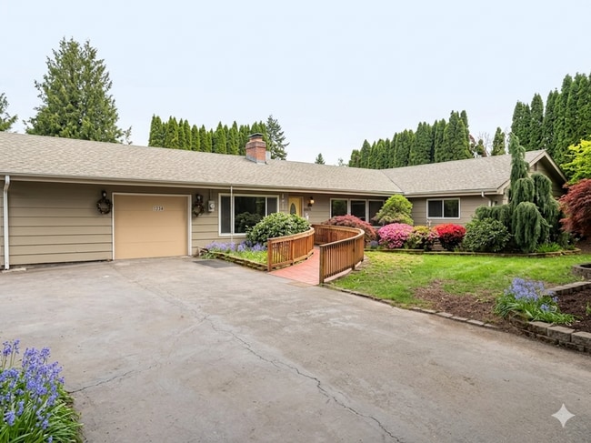 property at 1536 Maple Ln