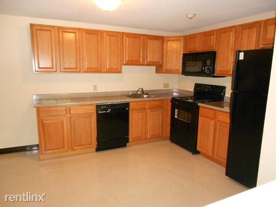 7 Beacon St-Unit -Apt 6 in Leominster, MA - Building Photo