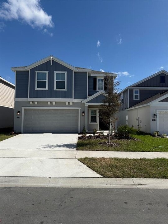 1326 Deepwater Cir in Eagle Lake, FL - Building Photo