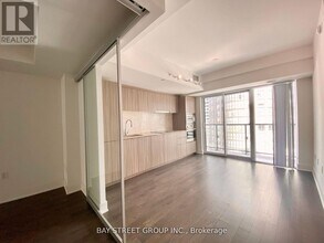 955 Bay St. in Toronto, ON - Building Photo - Building Photo