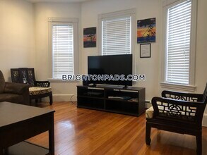 27 Brackett St in Boston, MA - Building Photo - Building Photo