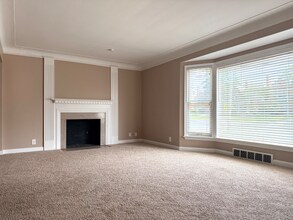 13537 Cedar Rd in University Heights, OH - Building Photo - Building Photo