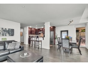 14824 North Bluff Rd in White Rock, BC - Building Photo - Building Photo