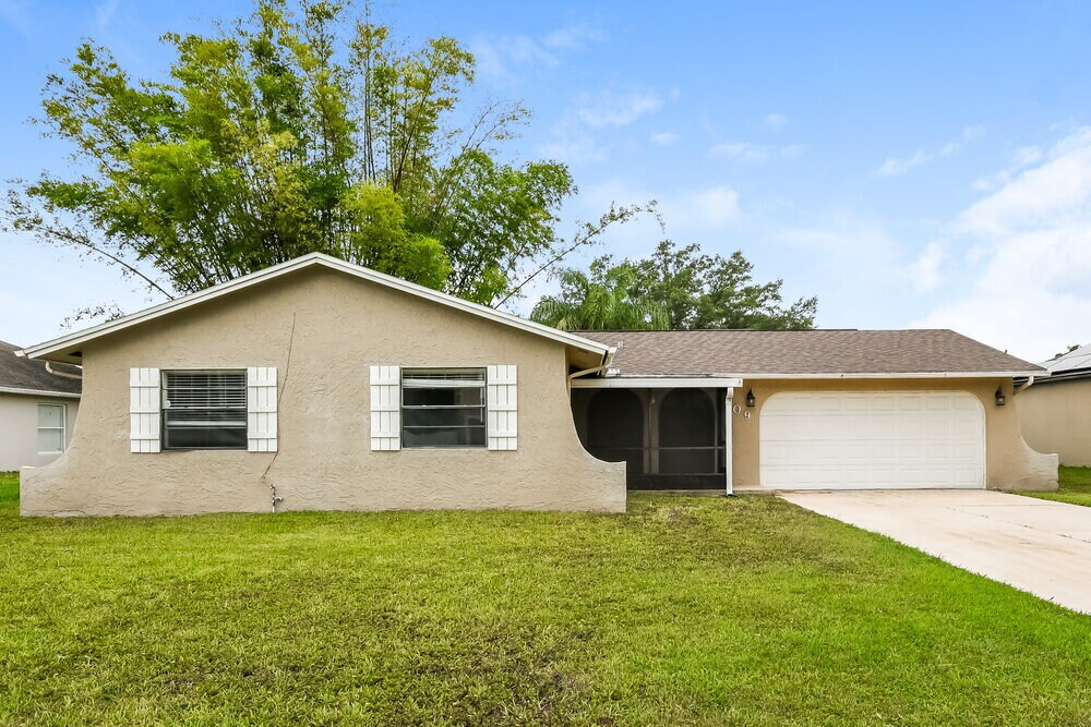 809 Del Prado Dr in Kissimmee, FL - Building Photo
