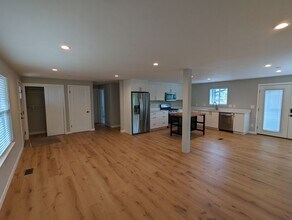 610 Maywood Ln in Fircrest, WA - Building Photo - Building Photo