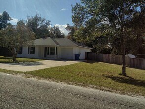 330 Chestnut Ave in Orange City, FL - Building Photo - Building Photo