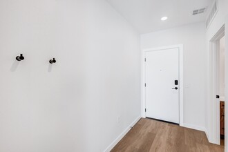 Oso Apartments in Denver, CO - Building Photo - Interior Photo