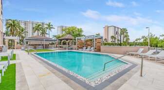 Marina del Sol Apartments