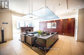 36 Lee Centre Dr in Toronto, ON - Building Photo - Building Photo