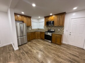 317 W 76th St in Los Angeles, CA - Building Photo - Building Photo